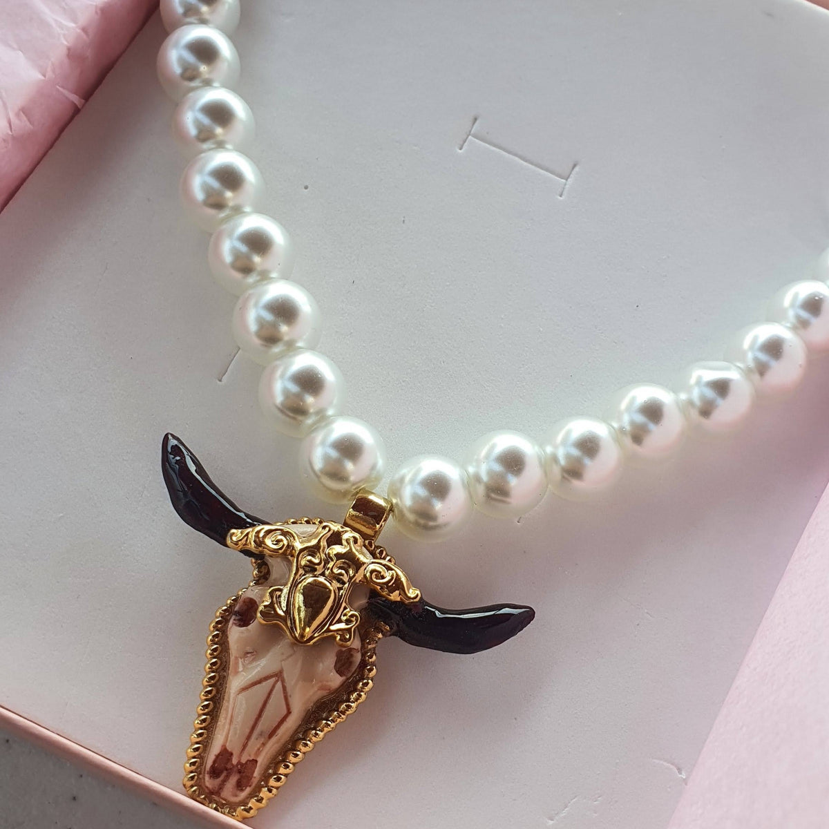 COLLAR PERLA TORO