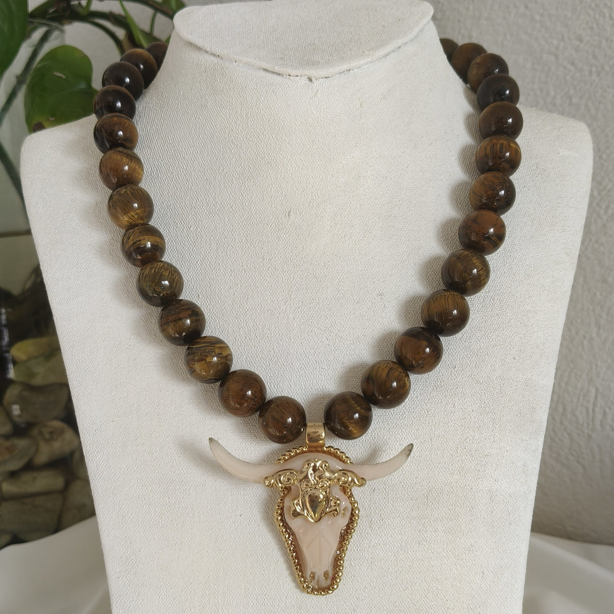 COLLAR  TORO OJO